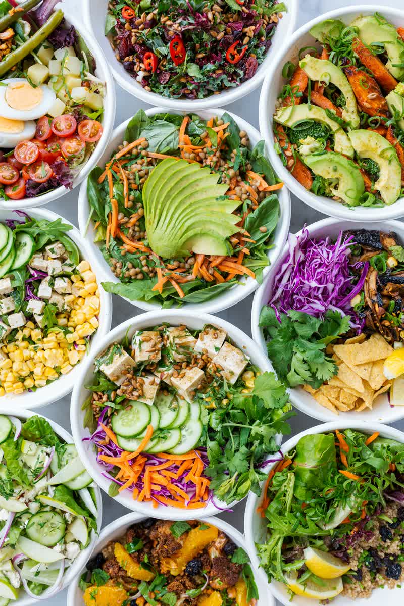 Fresh green and purple vegetable salad plate — plant-based food options in Çeşme, Aegean Turkey