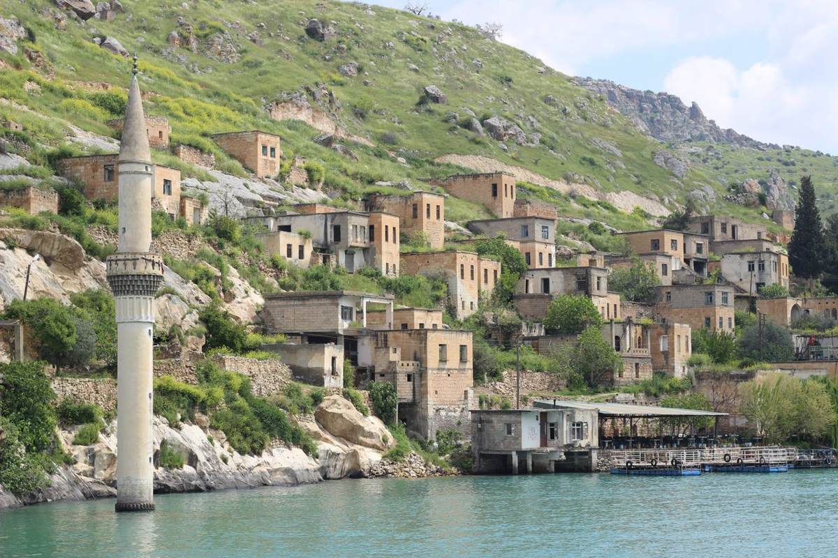 Stone houses of the riverside village of Halfeti