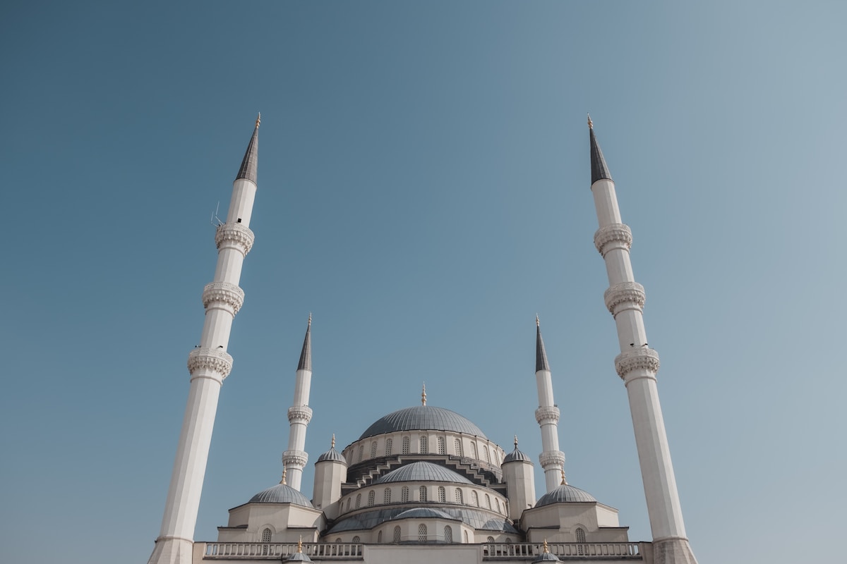 Airplane over Turkey — flights to Turkey guide