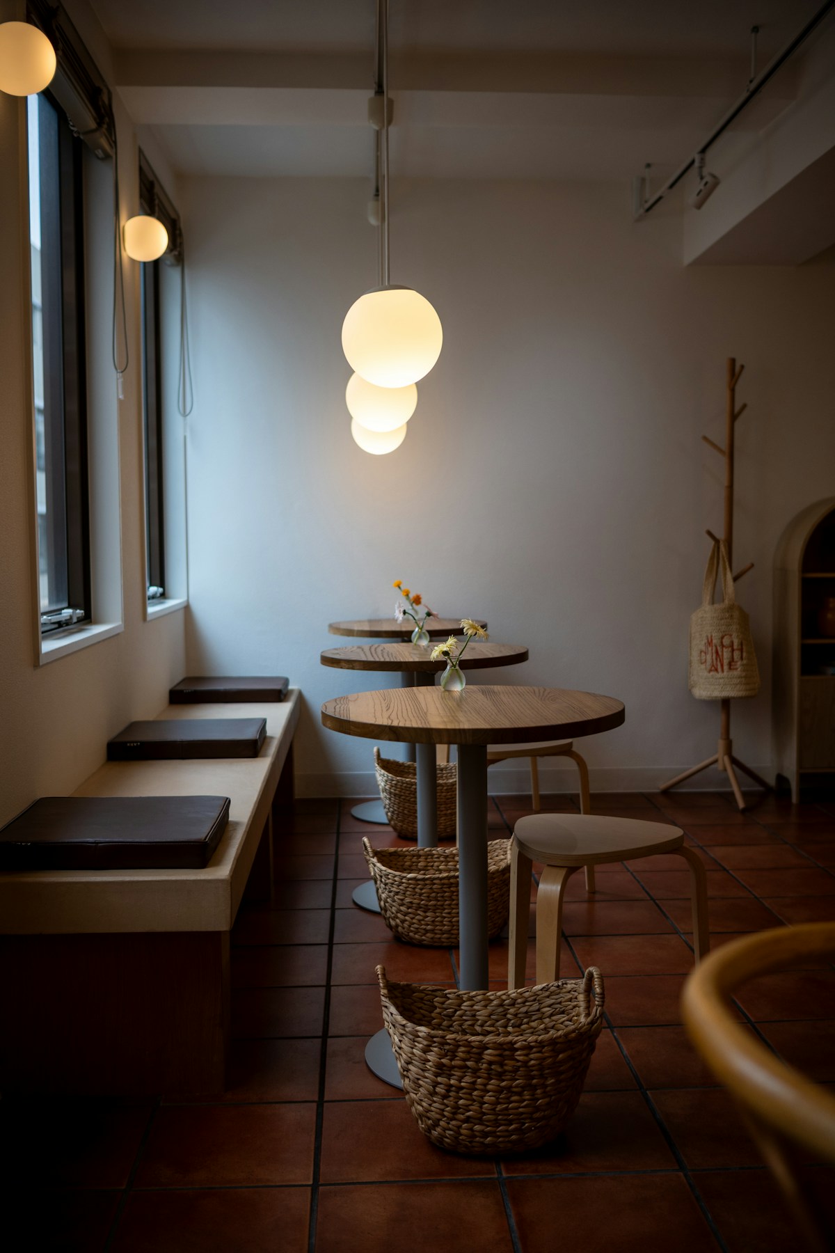 Café interior — SIM card guide for Türkiye